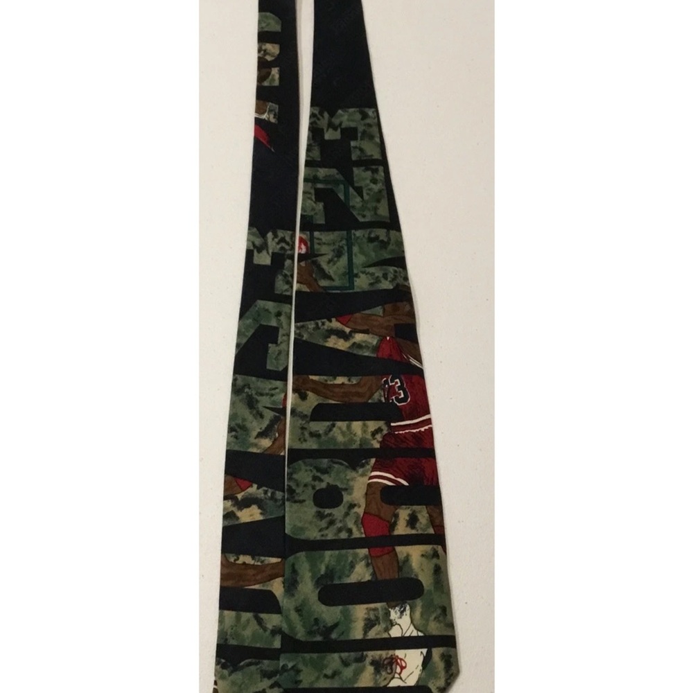 Vintage Michael Jordan Silk Necktie Men's Chicago Bulls Basketball Tie - Picture 3 of 13